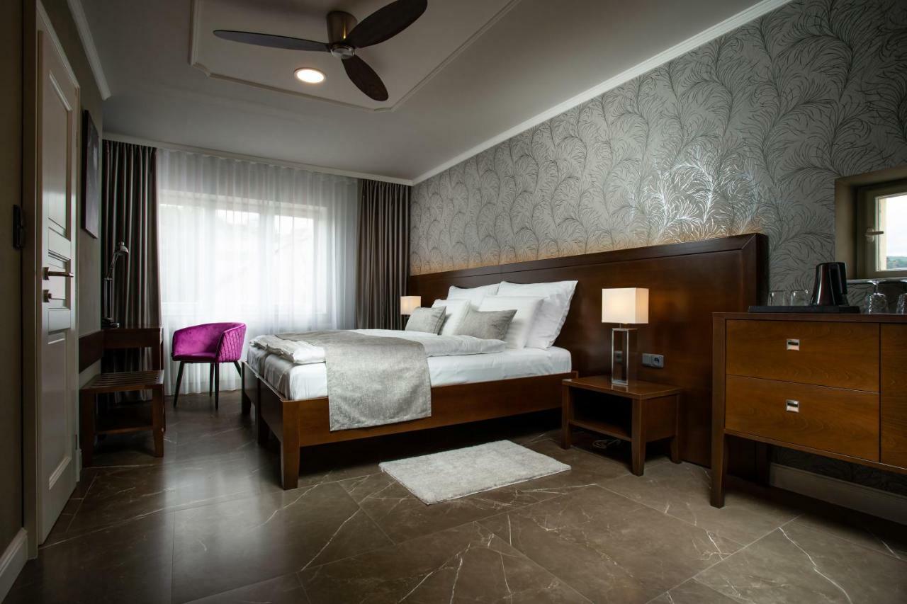 Hotel Anna Бероун Экстерьер фото